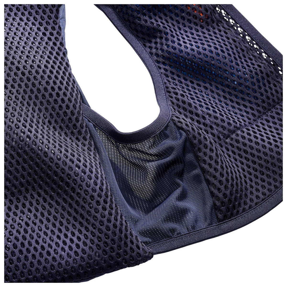 Gilet d’hydratation Salomon Active Skin 4 GRVL violet, détail du système de réglage