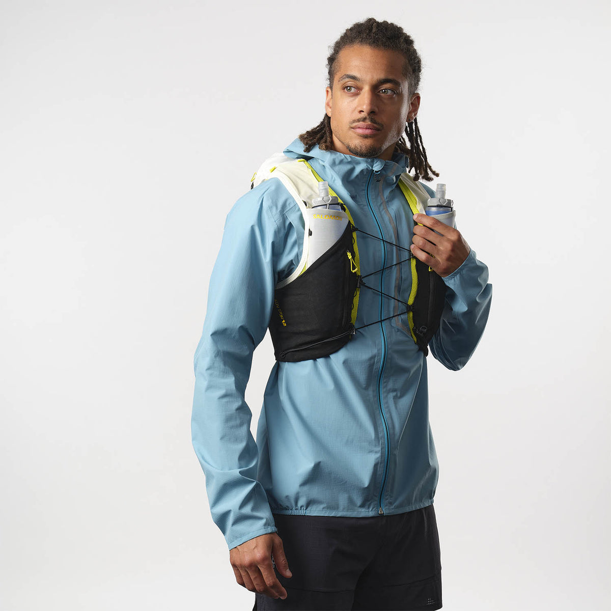 Gilet d’hydratation Salomon ADV Skin 12 jaune et noir, détail latéral