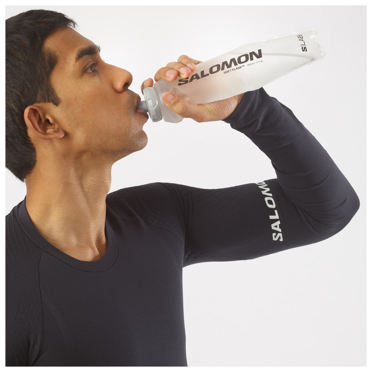 Lot de 2 flasques souples Salomon S/LAB Ultra 500ml 42mm, détail en utilisation