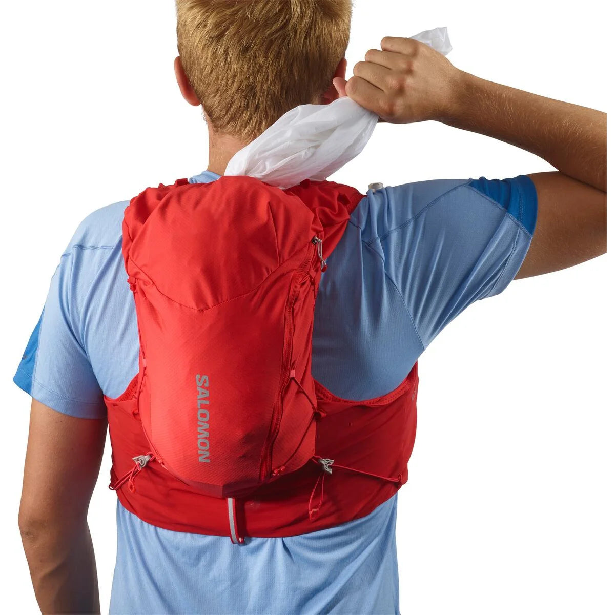 Gilet d’hydratation Salomon ADV Skin 12 rouge, détail du tissu et des finitions